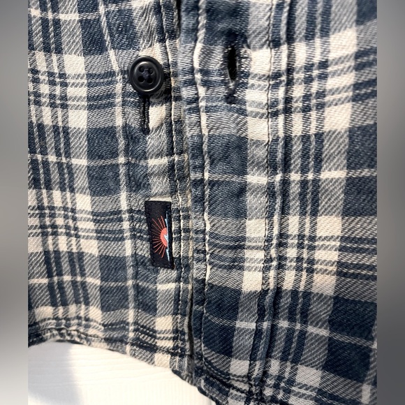 FAHERTY The Reversible Plaid Solid Button Down Shirt Men’s Size M - Picture 4 of 6